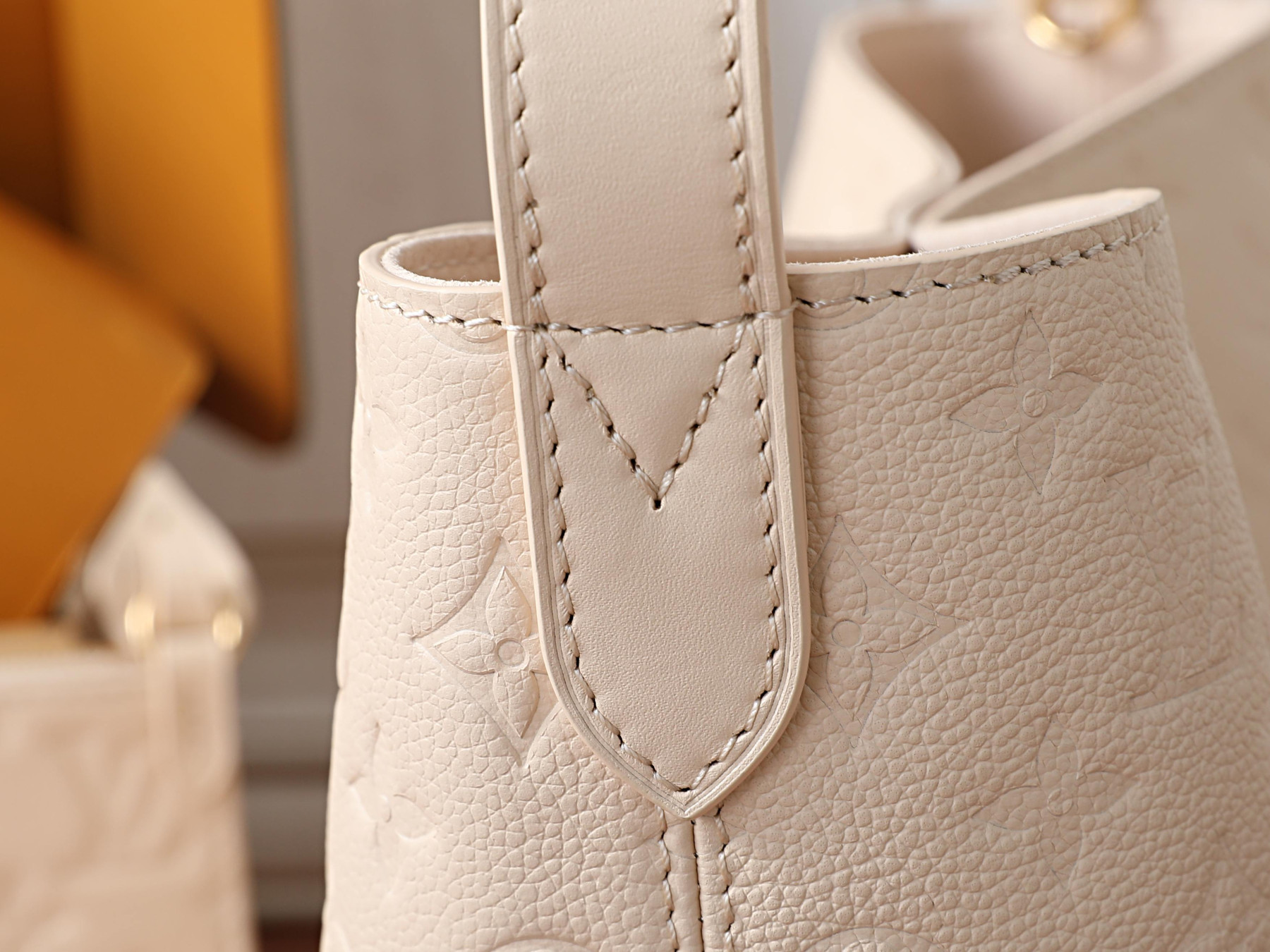 LV All In MM M2A030 21 x 24 x 16 cm