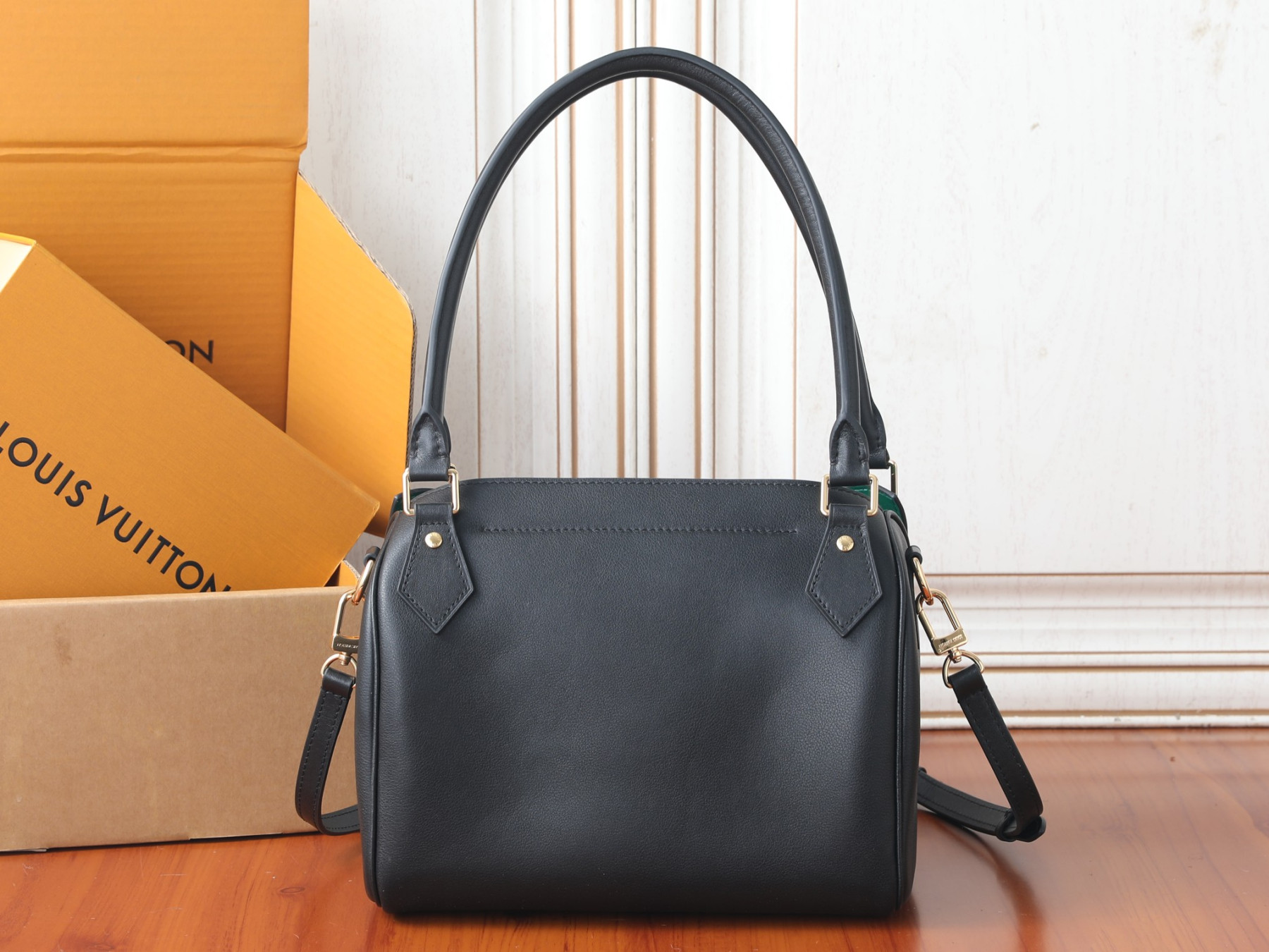 LV Speedpocket bag M3A220 26 x 19 x 16 cm