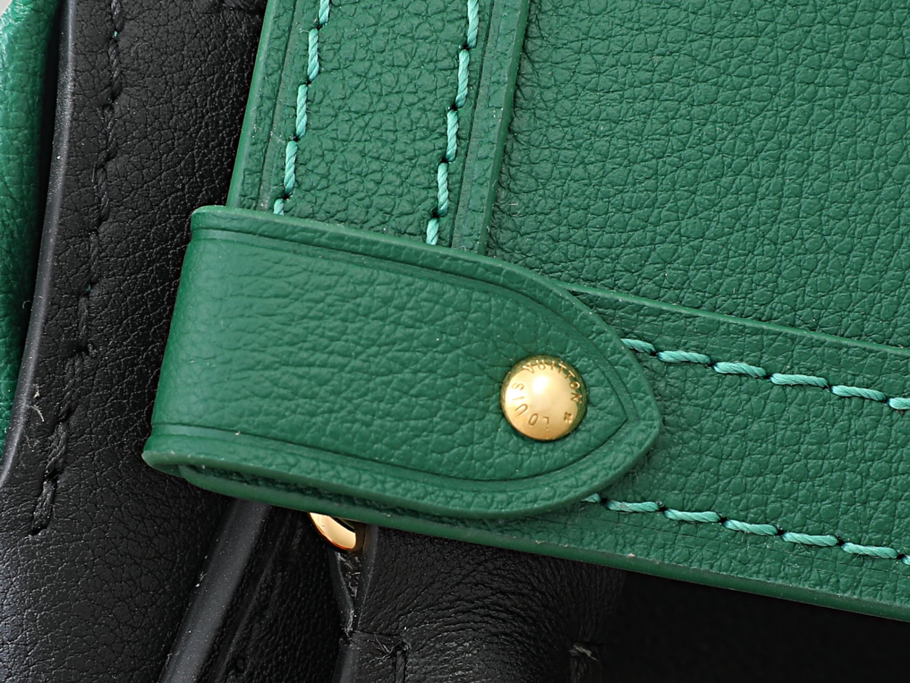 LV Speedpocket bag M3A220 26 x 19 x 16 cm