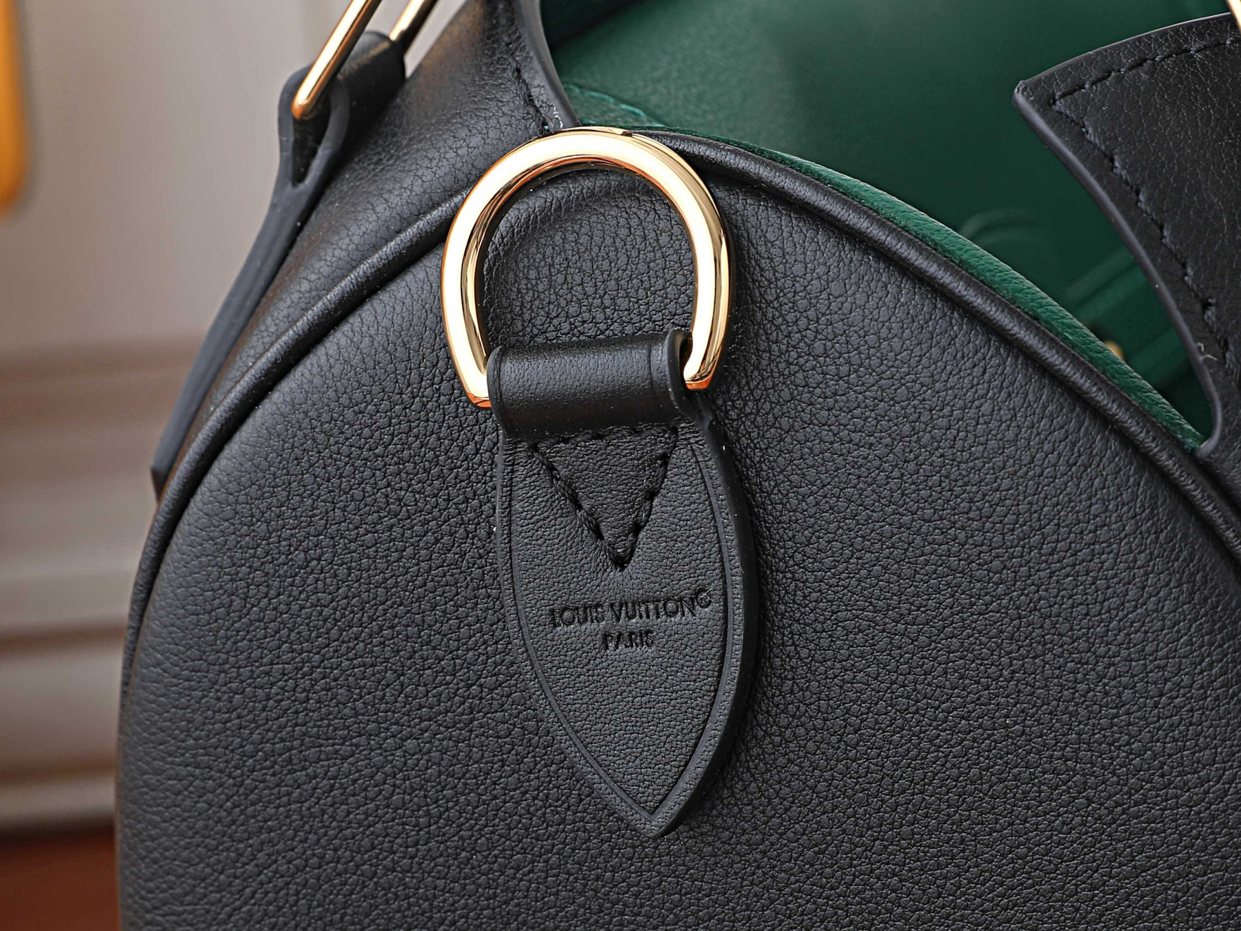 LV Speedpocket bag M3A220 26 x 19 x 16 cm