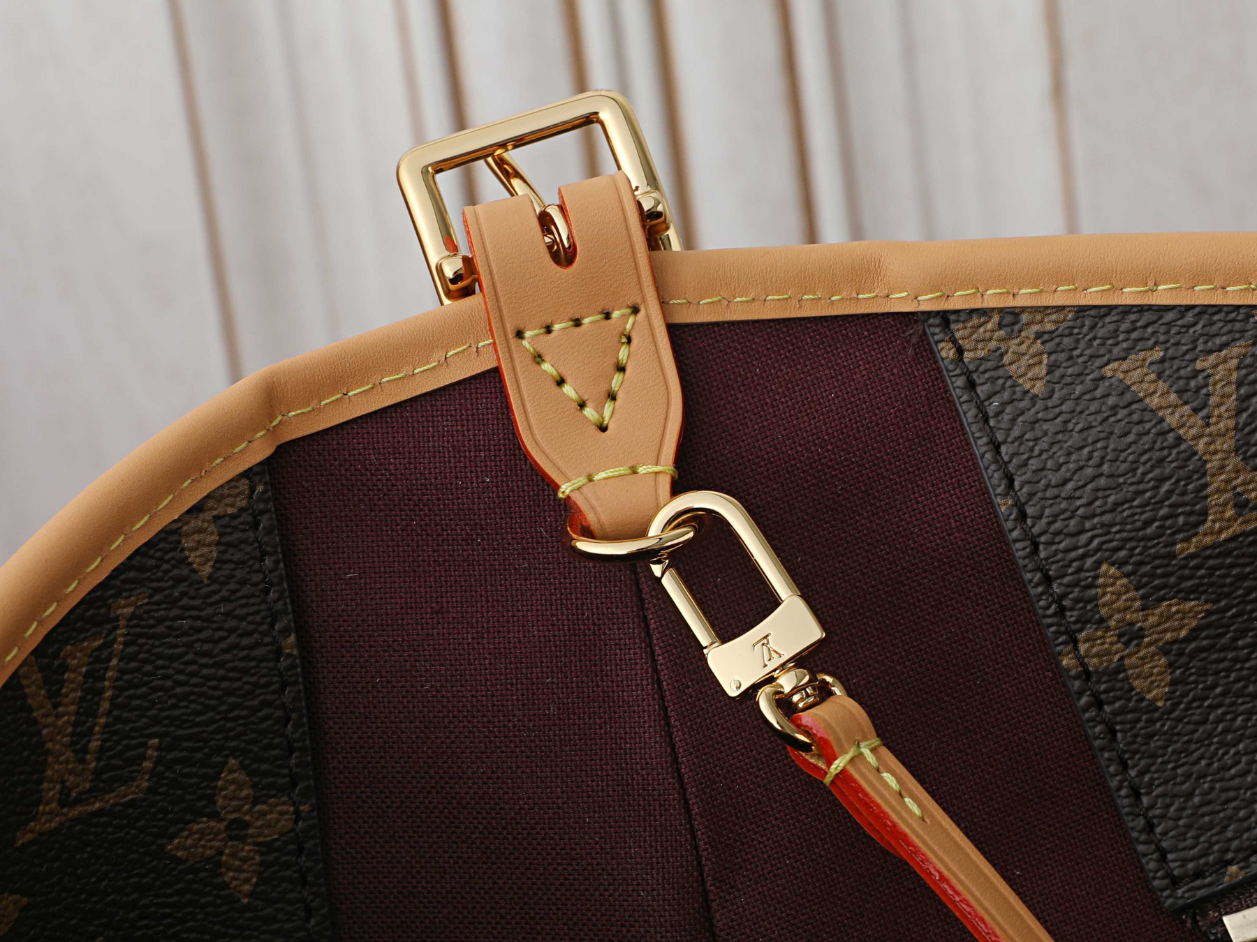 LV CarryAll Travel M3A045 45 x 29 x 20 cm
