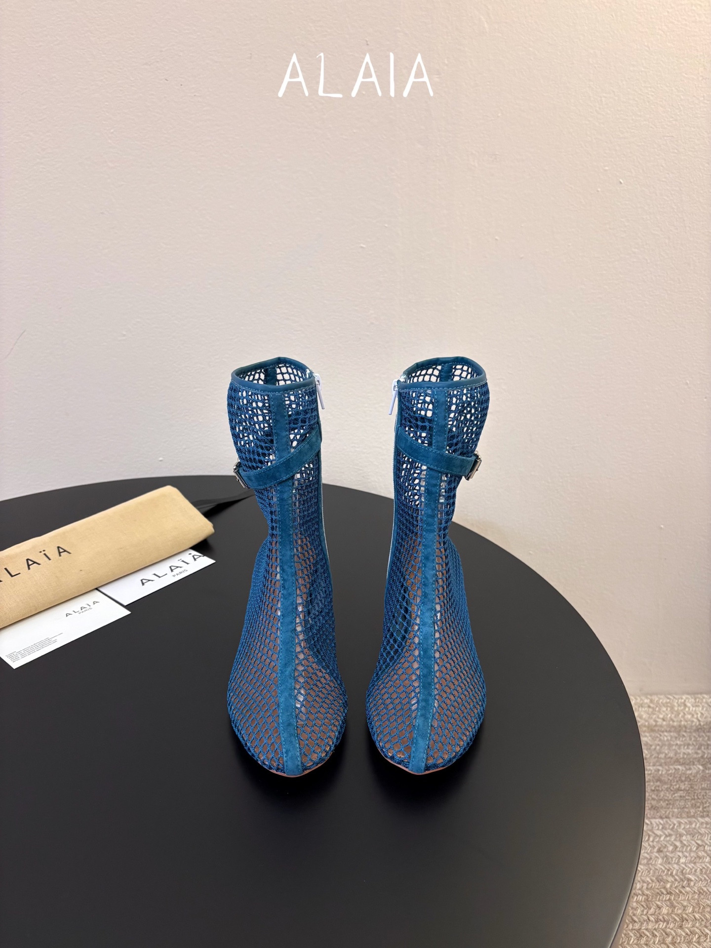 UA A1a1a BOOTS IN FISHNET